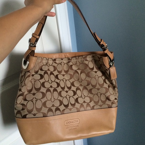 Coach purse brand new only worn maybe twice