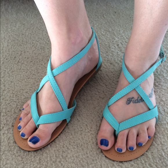 Sold in bundle✨🎉2X HOST PICK🎉 Mint Sandals NWT - Picture 2 of 4