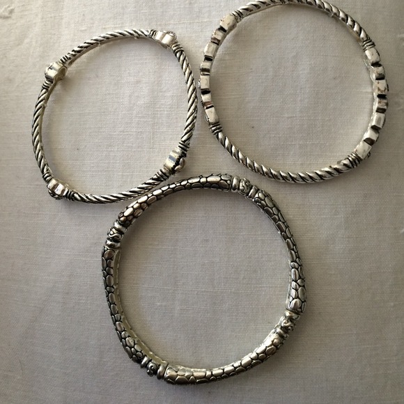 Set of three stretchy layering bracelets