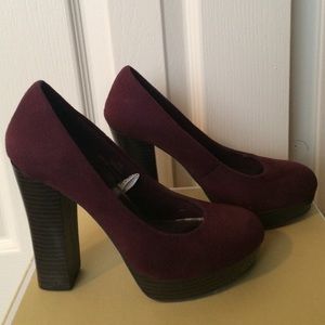 Burgundy chunky heel fit like a 6