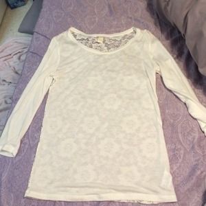 Mid sleeve white shirt