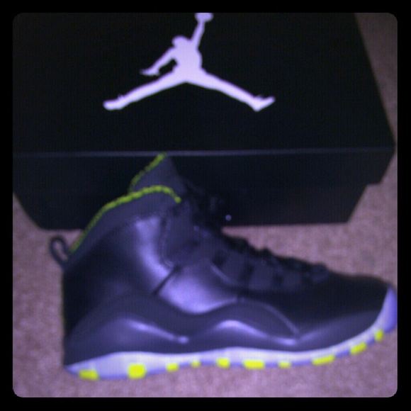 Jordan 10 Venom's