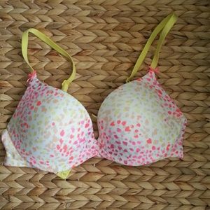 NWT VS Darling Bra