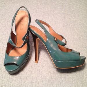 Colin Stuart sz 9 teal Mary Jane platform heels