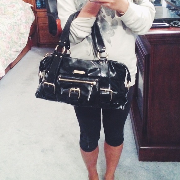 ❤Michael Kors Black Patent Purse - Picture 3 of 5