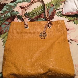 Michael Kors in beautiful mustard color and design