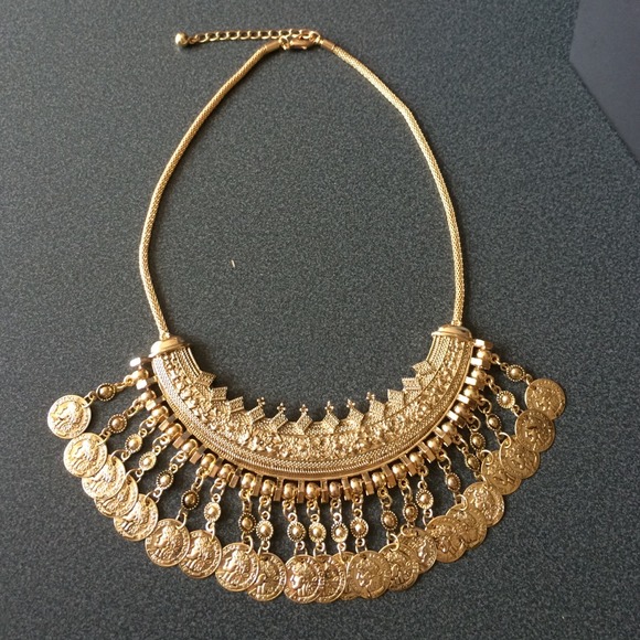 Brand new luxury necklace from Forever21