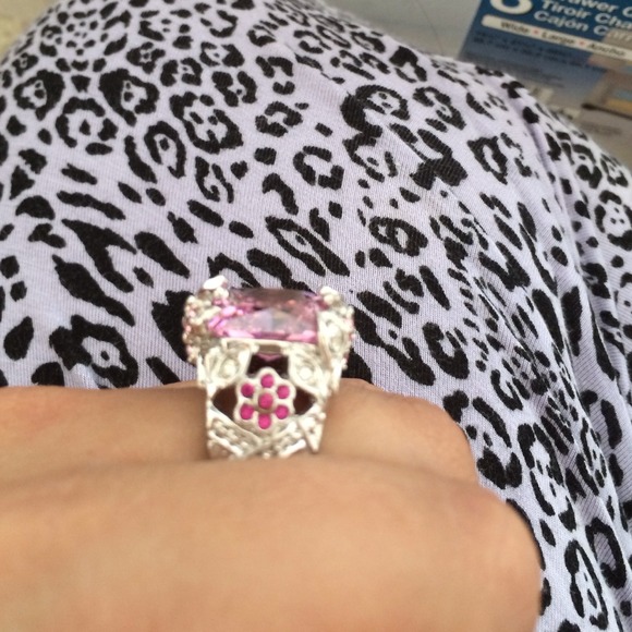 Beautiful statement ring - Picture 2 of 2