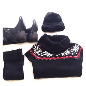 🔴Sold🔴Black Fitted Sweater Dress