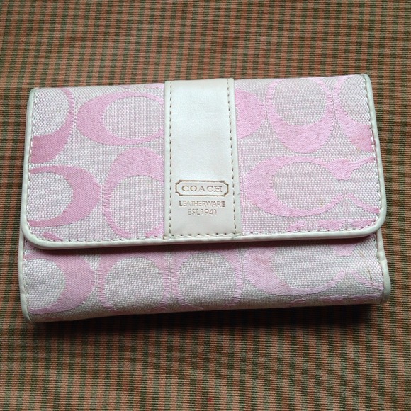 Pink coach trifold wallet like new