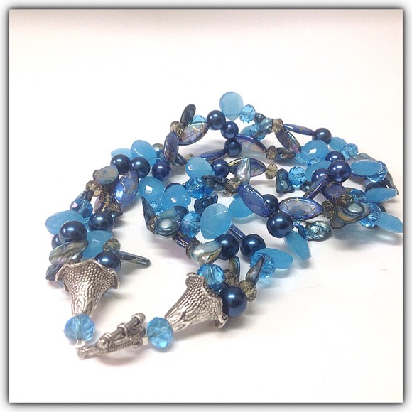 Assorted Three Strands Necklace - Picture 5 of 7