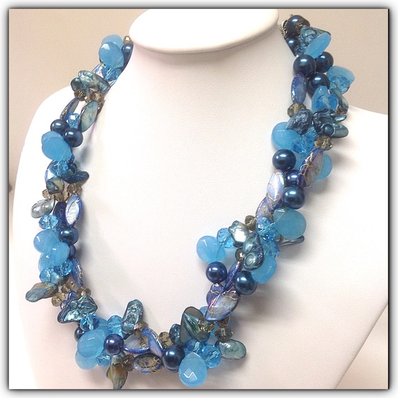 Assorted Three Strands Necklace - Picture 4 of 7