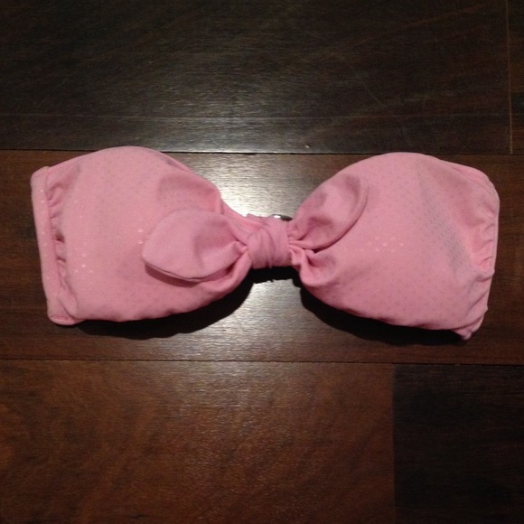 VS STRAPLESS LIGHT PINK SHINY POLKA DOT BOW BIKINI