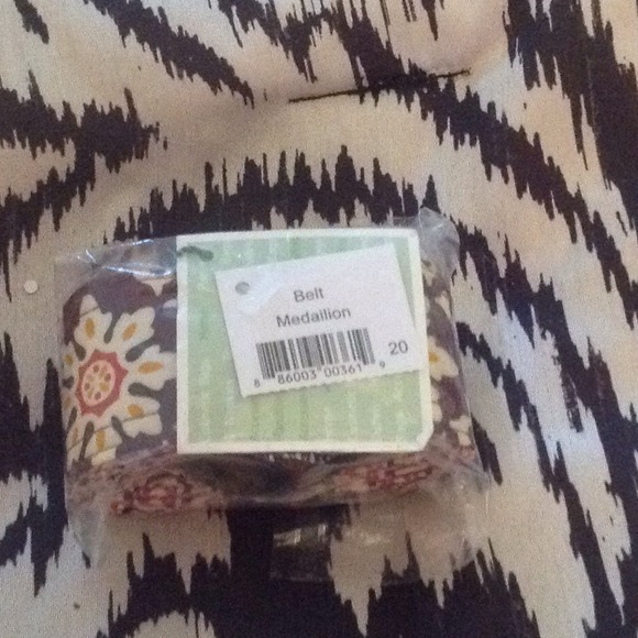 NWT Belt-Vintage Vera Bradley Medallion pattern - Picture 2 of 2
