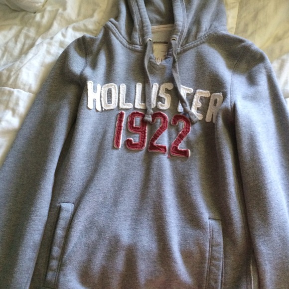 🚨Sale! Hollister Sweatshirt