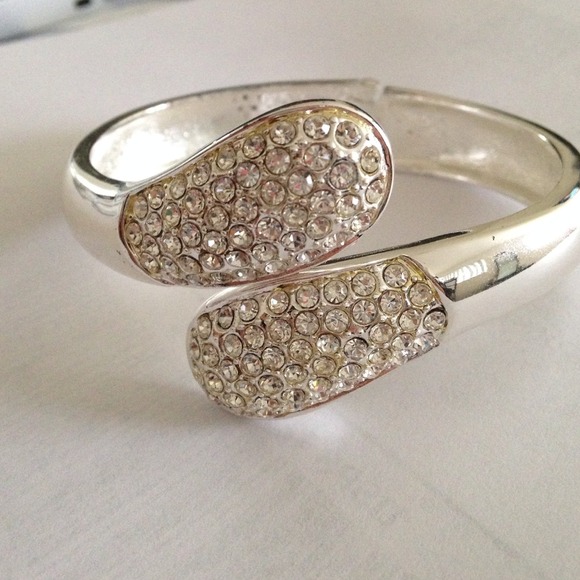 Elegant Silver bracket