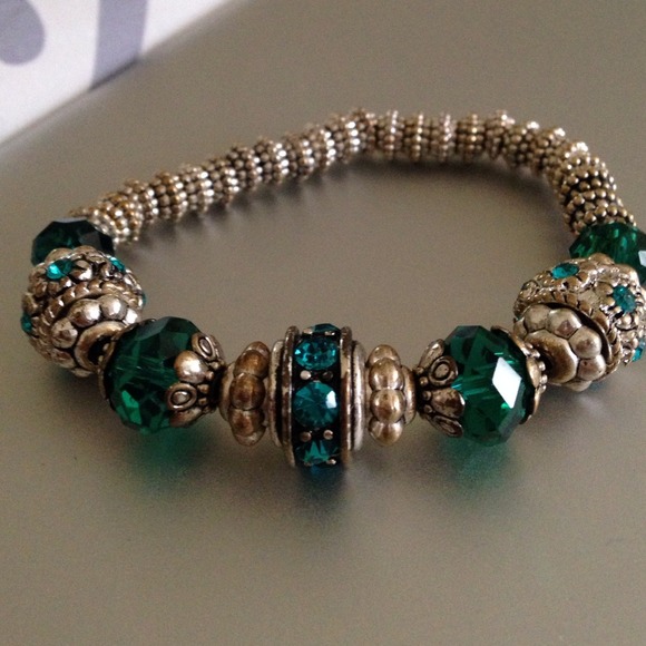 **PRICE REDUCED**Teal and silver bracelet !