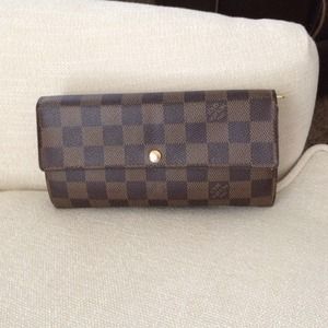 LV Sarah wallet PRICE FIRM!