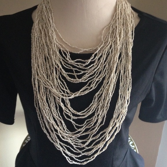 BEADED Necklace - Picture 2 of 3