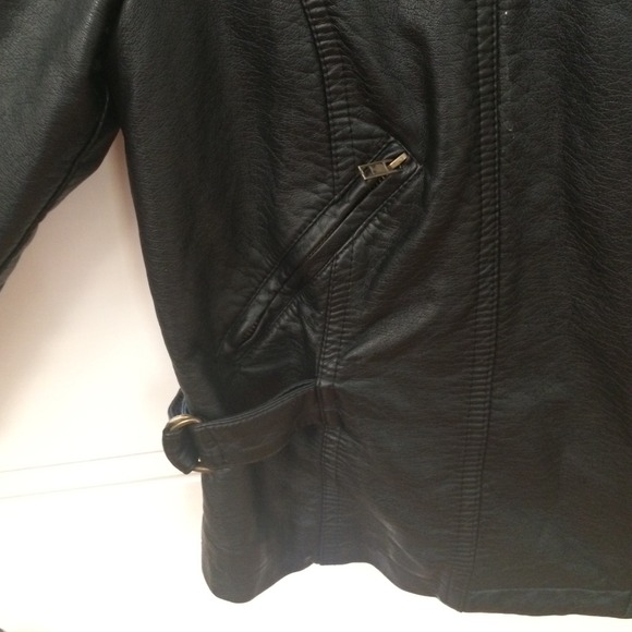 Leather jacket - Picture 2 of 4