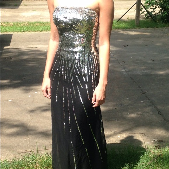 Black sequin prom dress! Size 0/2