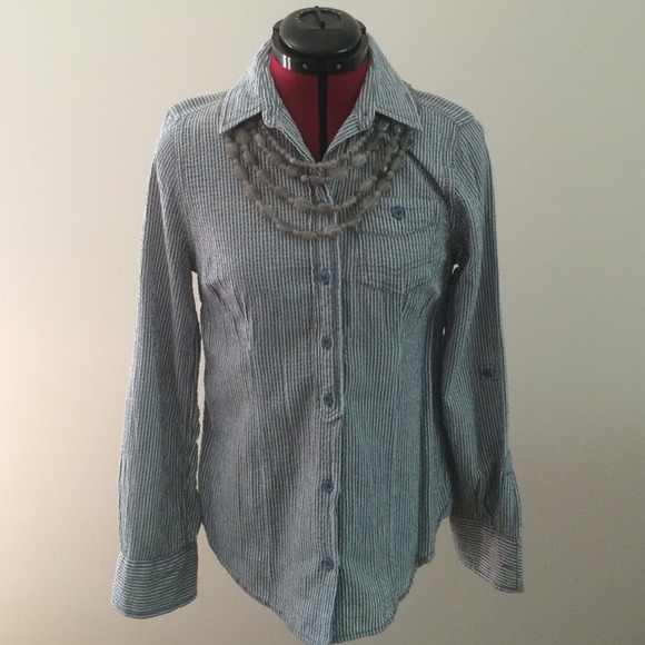 SOLD Cotton Seersucker Button Up Shirt Size Small