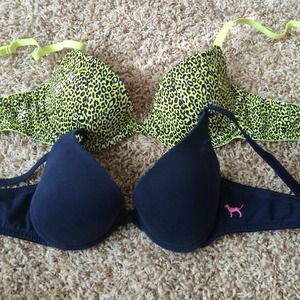 32A Victoria's Secret bras