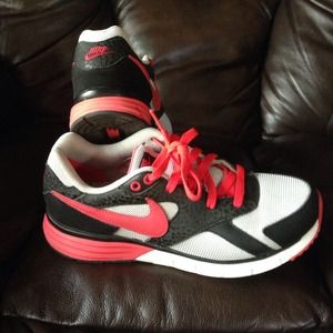 Nike Lunar Pantheon shoes