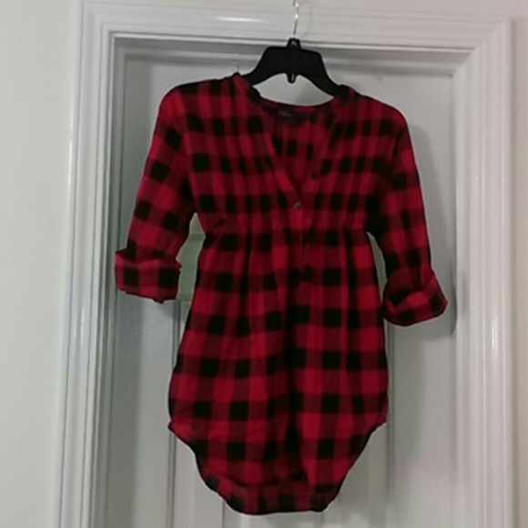 Miley Cyrus button down top L