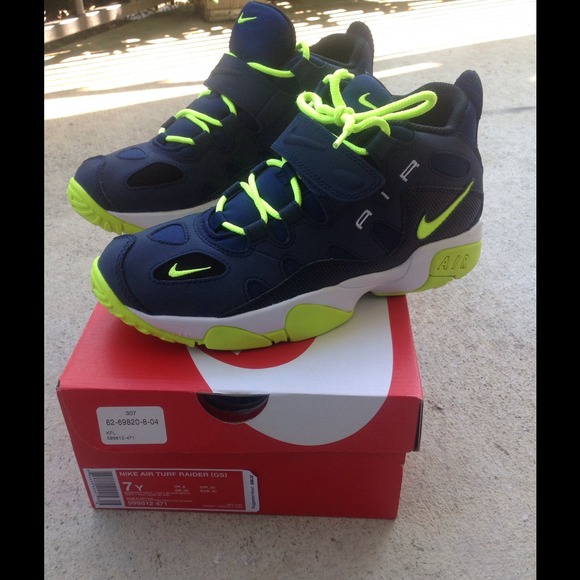 🚫🚫SOLD🚫🚫Nike Air Turf Raider size 6.5Y🚫🚫🚫🚫 - Picture 1 of 1