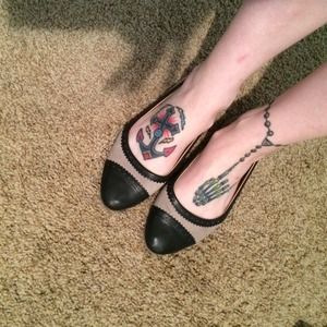 Beautiful two tone flats with scalloping.