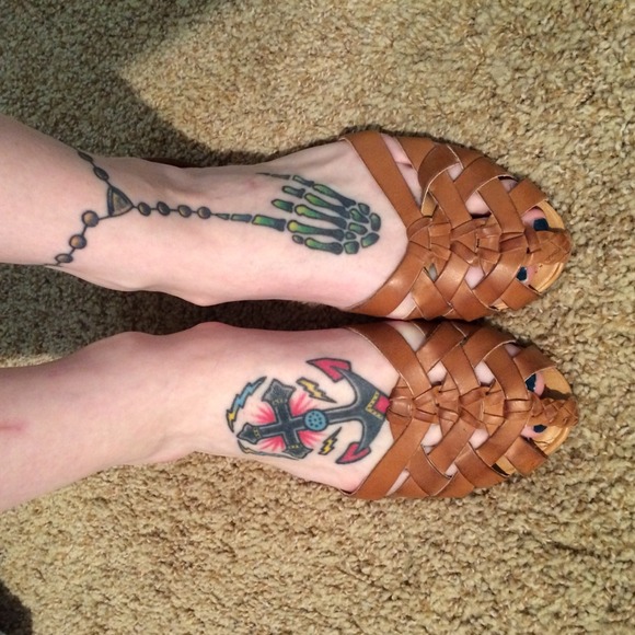 HP🎉 Cognac colored hurache slip on sandal flats.