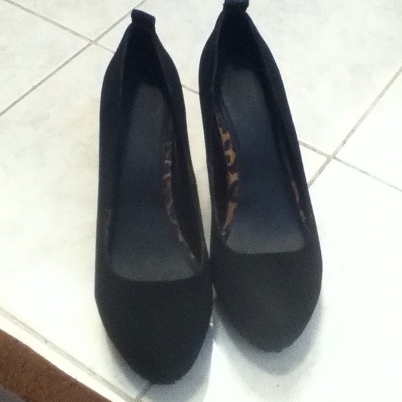 Black suede wedges - Picture 3 of 3