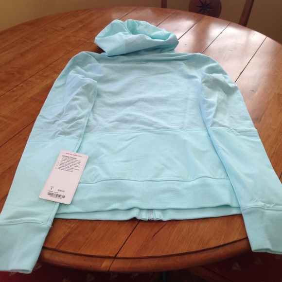 Lululemon Voyage Hoodie - Picture 2 of 3