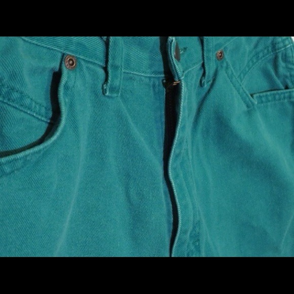 Green High-Waisted Shorts - Picture 3 of 3