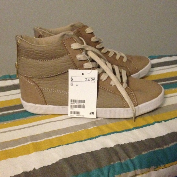 NWT H&M high top sneakers