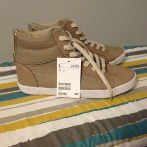NWT H&M high top sneakers