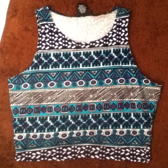 Tops - Aztec crop