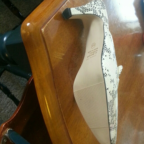 Shoes - Picture 3 of 3