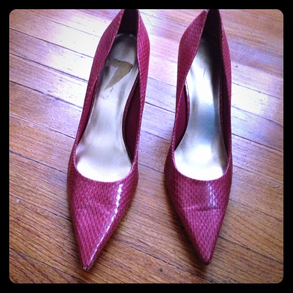 Point toe heels