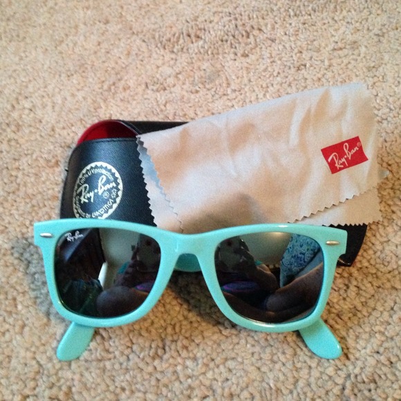 💯 Authentic Ray - Ban sunglasses