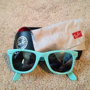 💯 Authentic Ray - Ban sunglasses
