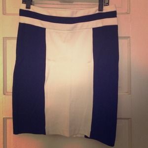 Black and white gently used skirt. Size 11