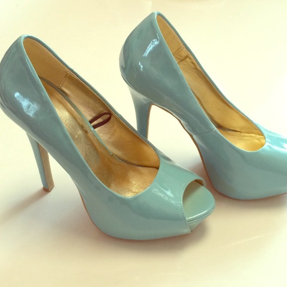 Turquoise patent leather open toe heel, fairly new