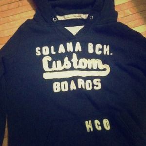 Hollister sweater! 💕