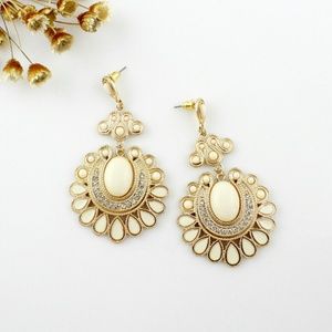 💰💰💰Boho Ivory and Gold Earrings