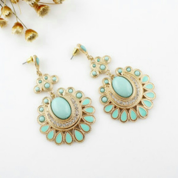 💰💰💰Boho Turquoise and Gold Earrings