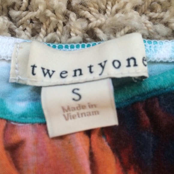 Forever 21 Floral Ruffle Tank - Picture 4 of 4