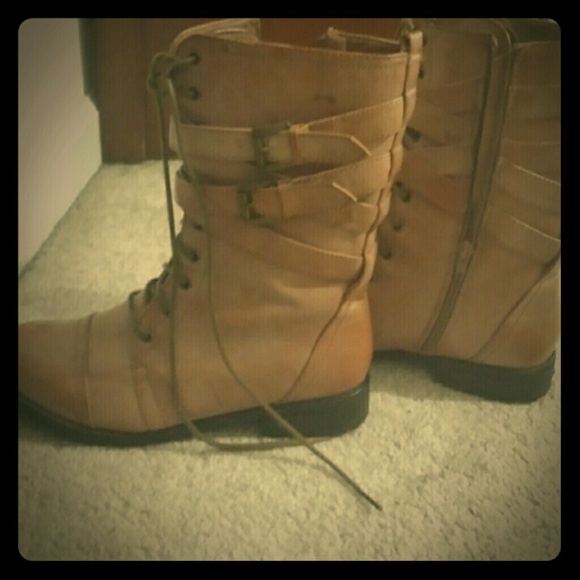 MIA combat boots