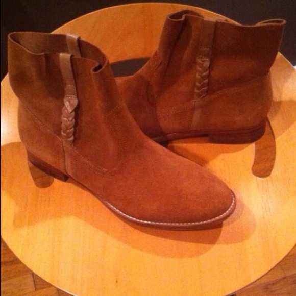 Report Rudy Boots👢👢HOLD - Picture 2 of 3